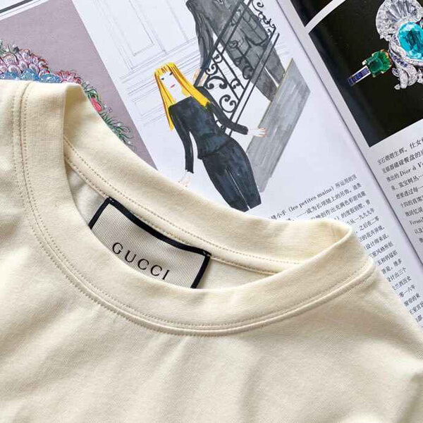 2025新作限定人気 グッチ★グッチ いちご コピー Tシャツ  大人コーデ ストロベリーオーバーサイズ 539081 XJA2J 7136