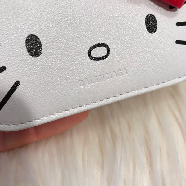 2025春夏コレクション【新作】バレンシアガ×HELLO KITTY バレンシアガコピー財布 ハローキティモチーフ ミニウォレット【限定品】6190171CBQ35616