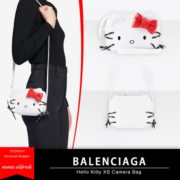 2025超限定バレンシアガコピー 【バレンシアガ&Hello Kittyコラボ】Camera Bag XS
