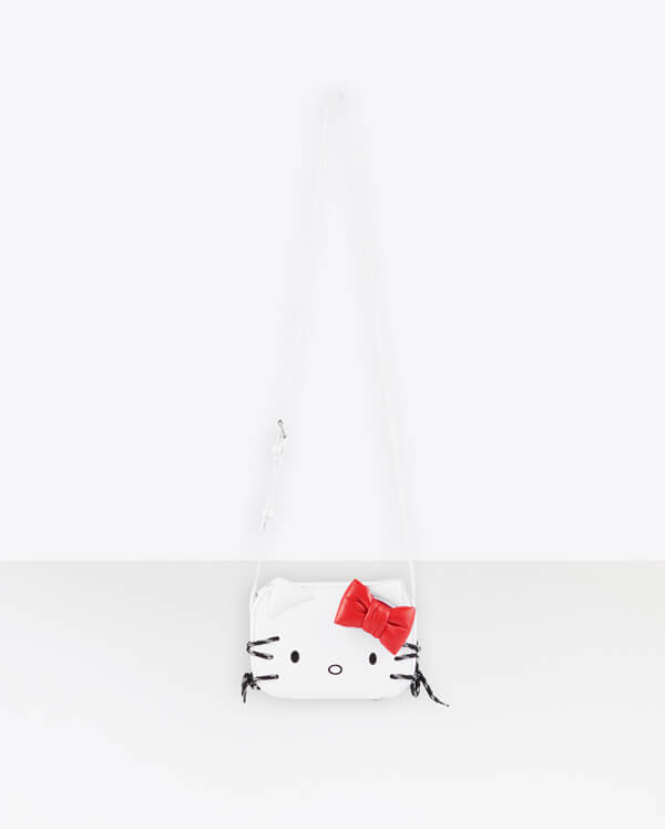 2025超限定バレンシアガコピー 【バレンシアガ&Hello Kittyコラボ】Camera Bag XS