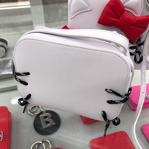 2025超限定バレンシアガコピー 【バレンシアガ&Hello Kittyコラボ】Camera Bag XS