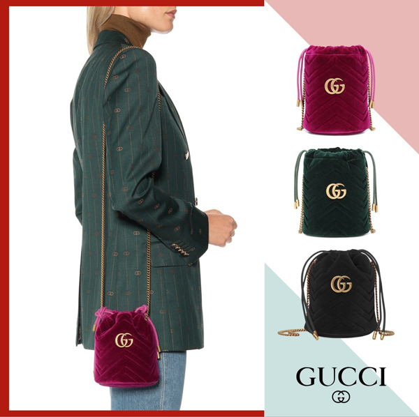 2025最新/限定 バケットに目が釘付け★グッチ偽物【グッチ】GG Marmont Velvet Bucket Bag