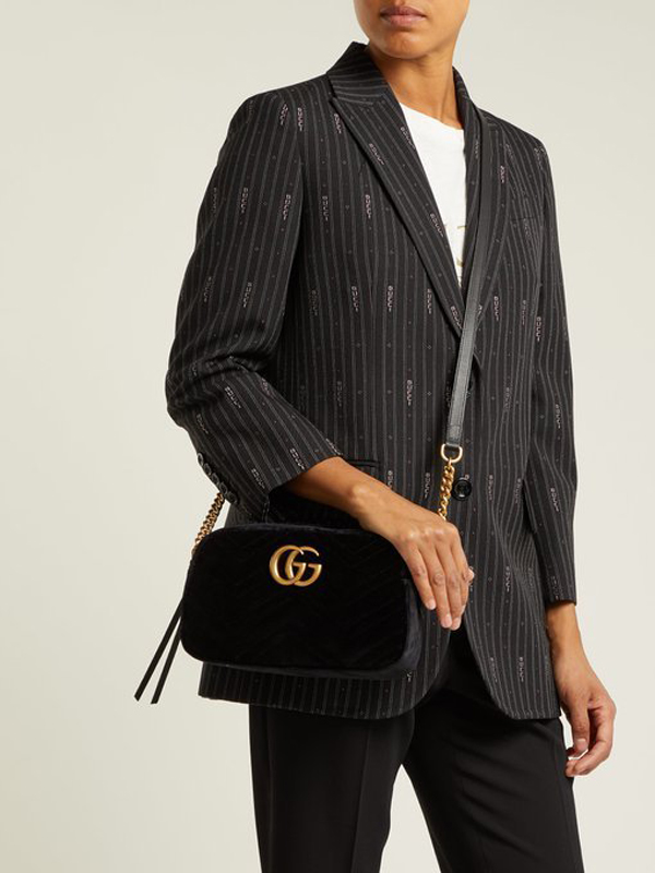 2025最新/限定【VIPセール】グッチ偽物 GG Marmont ショルダーバッグ 4476329QIBT1000 ブラック