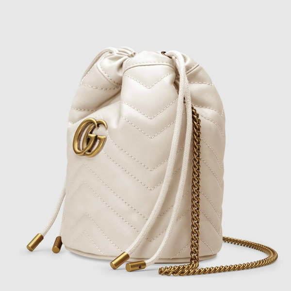 2025新作限定 グッチスーパーコピー∞∞ グッチ ∞∞ GG Marmont Mini leather バケットショルダー☆