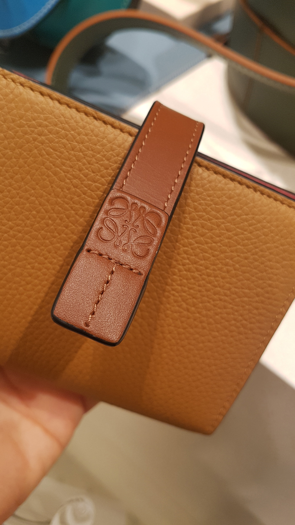 2020SSロエベ ミニ財布 偽物 コンパクト ジップ ウォレット COMPACT ZIP WALLET 124.12.Z442