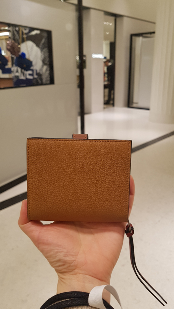 2020SSロエベ ミニ財布 偽物 コンパクト ジップ ウォレット COMPACT ZIP WALLET 124.12.Z442