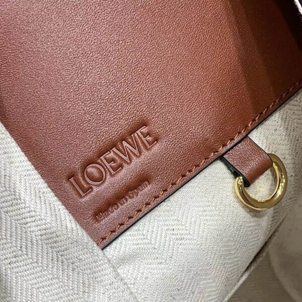 ロエベ スーパーコピー ブローチロエベ ラピスタル 偽物 Small Bag ハンモック タン 387.30.S35