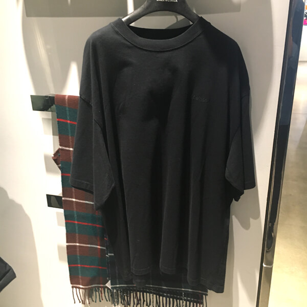 バレンシアガ tシャツ 偽物 バレンシアガ バックプリント 半袖Tシャツ