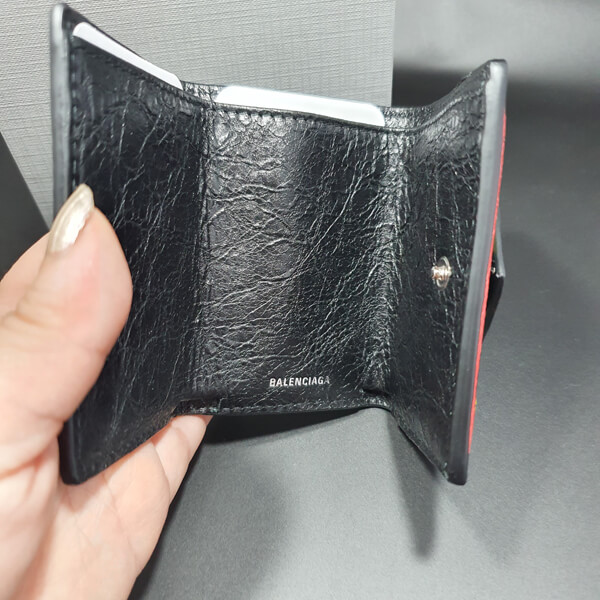 バレンシアガ ミニ財布 偽物 バレンシアガ ペーパー♪グラフィティ三つ折り財布