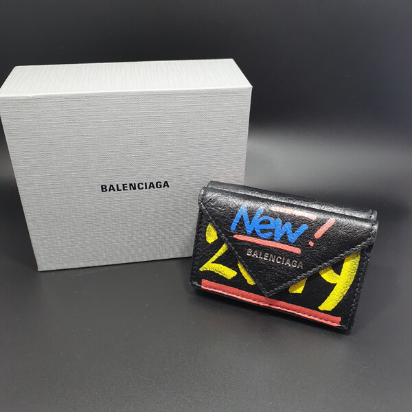 バレンシアガ ミニ財布 偽物 バレンシアガ ペーパー♪グラフィティ三つ折り財布