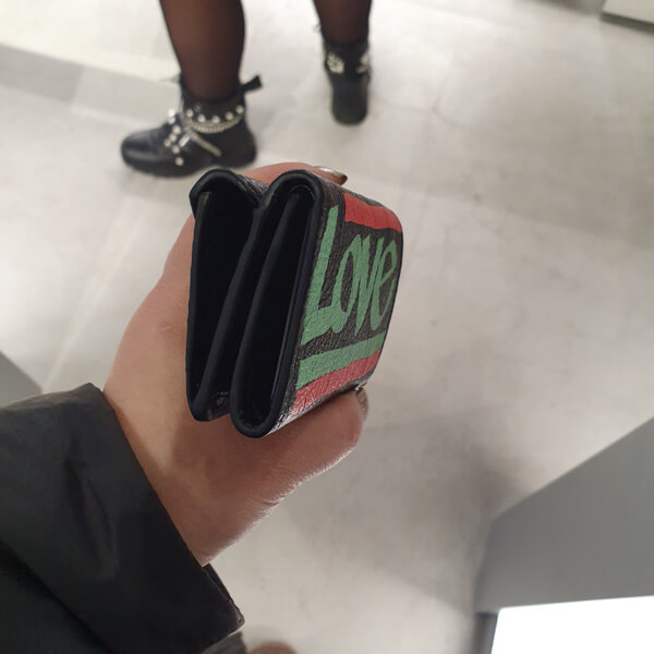 バレンシアガ ミニ財布 偽物 バレンシアガ ペーパー♪グラフィティ三つ折り財布