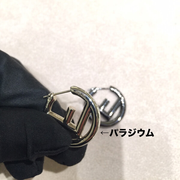 フェンディ ピアス 偽物 フェンディ★F is フェンディ ロゴ ピアス