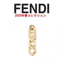 フェンディ ピアス コピー フェンディ FF シングル ゴールドカラーピアス フェンデイのFFロゴが入った片耳用のピアス