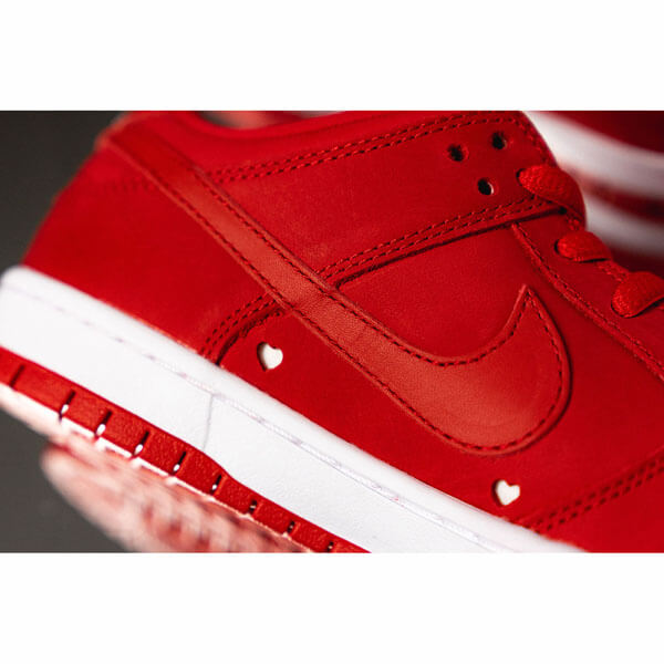 ナイキ スニーカー コピー ガールズドントクライ 偽物 Girls Don't Cry SB Dunk Low Very 