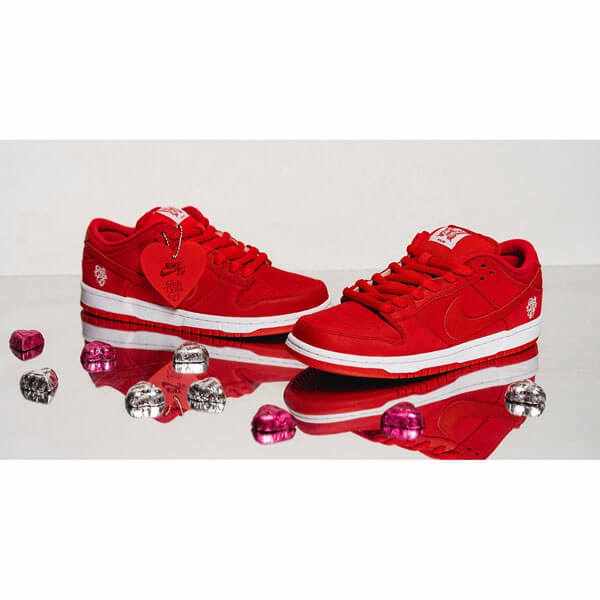 ナイキ スニーカー コピー ガールズドントクライ 偽物 Girls Don't Cry SB Dunk Low Very 