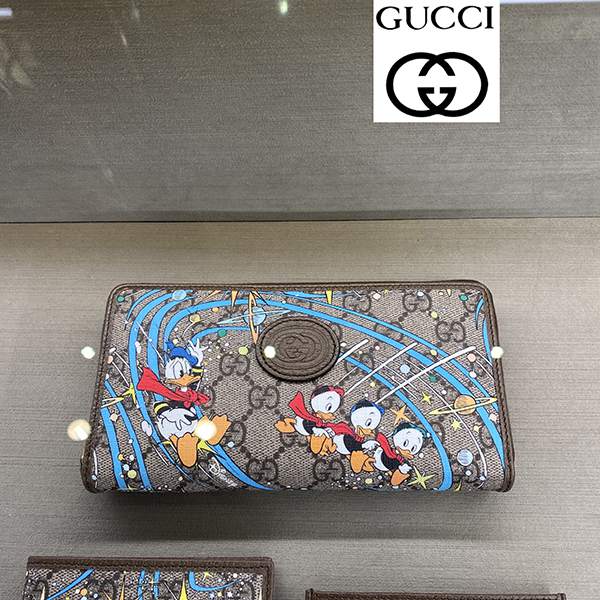 グッチ☆DISNEYxGUCCIドナルドダックジップアラウンドウォレット
