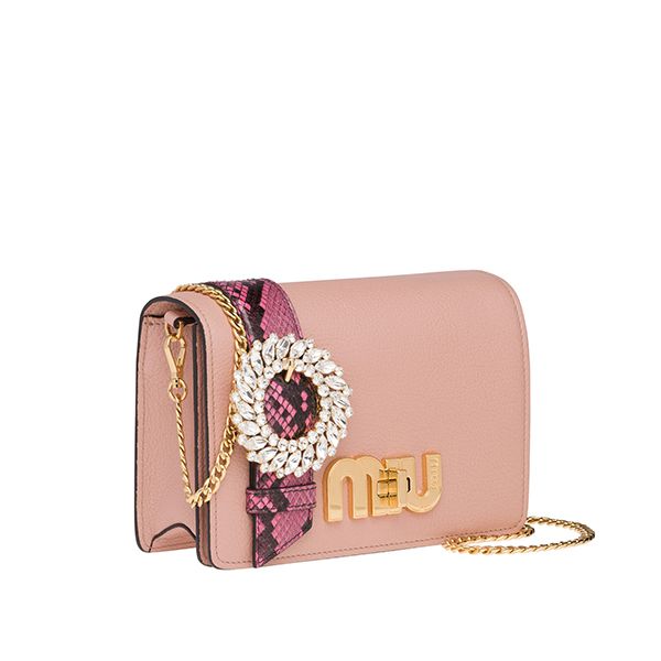  miumiu ナッパクリスタル 偽物 チェーンショルダーバッグ パイソン ピンク 5BF068