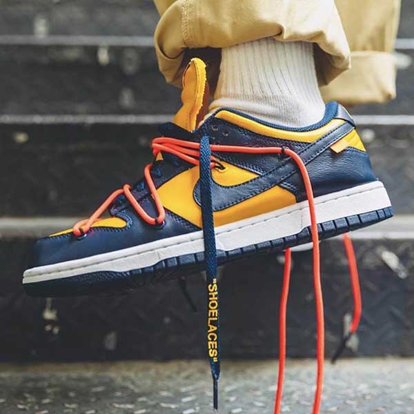 オフホワイト×ナイキ ダンク ミシガン 偽物  Dunk Low Navy CT0856-700 世界が欲しがるスニーカーの王者♪