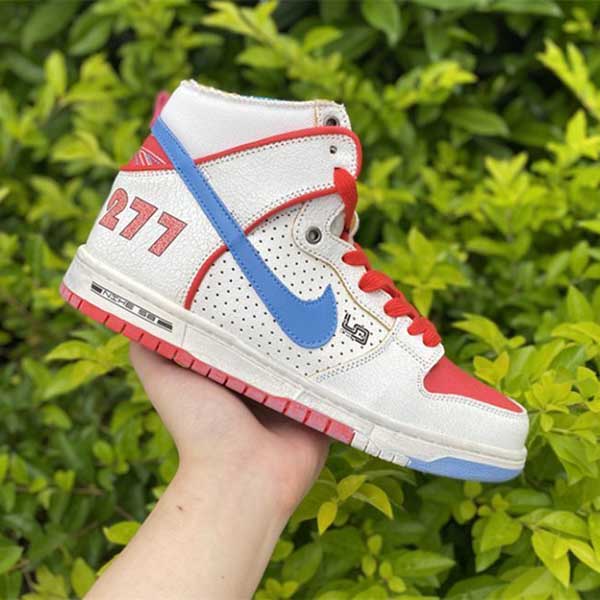 【希少】Magnus Walker x ナイキ ダンクコピーSB DUNK HIGH 