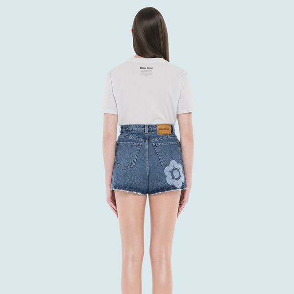 【ミュウミュウ】ワンダーウーマンプリント ロゴTシャツ偽物