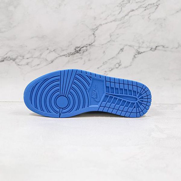 トラビススコット ナイキ 偽物★エアジョーダン 1 レトロ ロー Flyknit DM7866-141