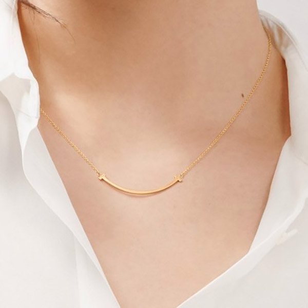 人気♪ティファニー スマイル 偽物 18k T ネックレス