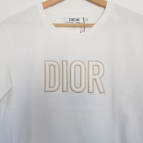 【ディオール】大人もOK★ ディオールロゴプリント コットンTシャツ 偽物