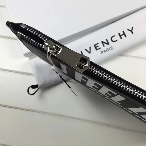 ジバンシィスーパーコピー GIVENCHY クラッチバッグ BK06072273003 I FEEL LOVE スターパッチ レザーポーチ