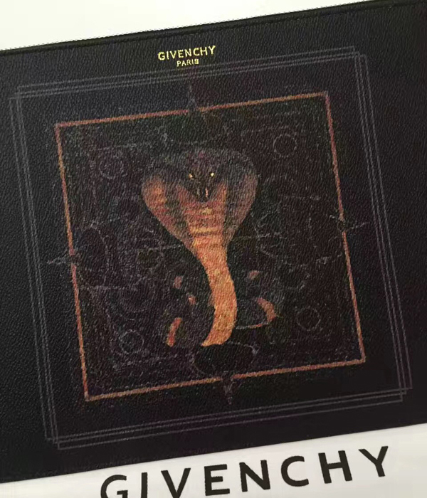 ジバンシィスーパーコピー GIVENCHY クラッチバッグ 6072525 960 コブラプリント PVC カーフレザー