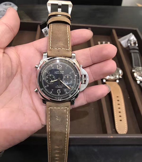 パネライスーパーコピー ルミノール1950 PCYC 3デイズ クロノフライバック アッチャイオ PAM00653