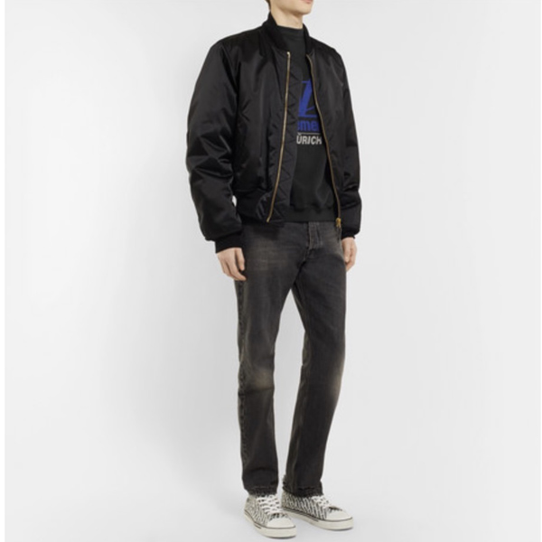 ヴェトモン tシャツ コピー VETEMENTS オーバーサイズ ロゴ スウェット 黒 スウェット トレーナー