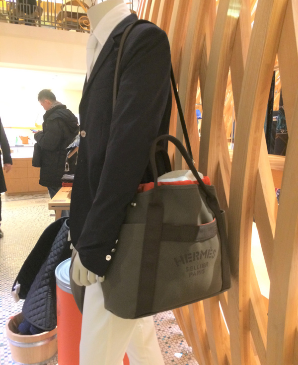 エルメス トートバッグ コピー サックドパンサージュグルーム 2WAYデイリーユースにも グルーミングバック