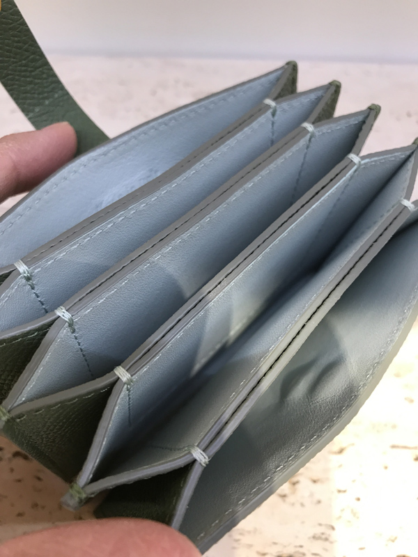 2018SS セリーヌ 財布コピー Accordeonカードケース 104323A15.31OV Olive アコーディオン式カードホルダー