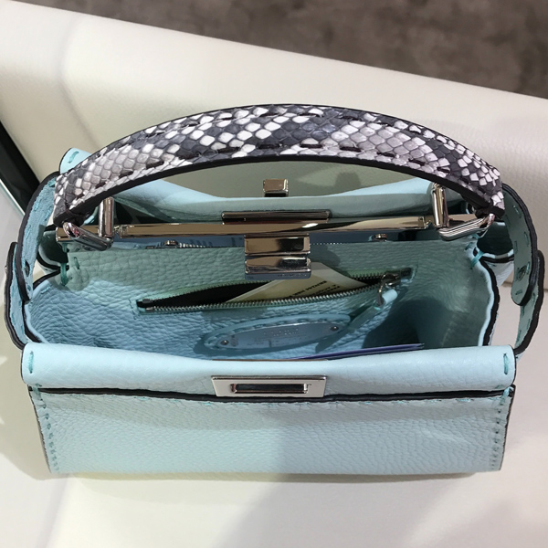 フェンディ ハンドバッグ コピーフェンディ パイソン ピーカブー ハンドバッグ 新作SELLERIA PEEKABOO MINI ACQUA 水色 8BN244 N8K F10VC