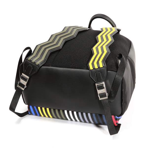 フェンディ リュック コピーフェンディ Striped プリント リュックサック VZ012 SHZ F0X93 稲妻モチーフ ユニセックス