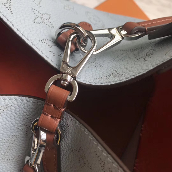 ルイヴィトン トートバック ヒナ PM M52975 上質なカーフレザーでトリミングした
