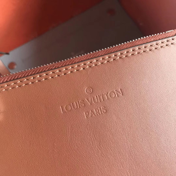 ルイヴィトン トートバック ヒナ PM M52975 上質なカーフレザーでトリミングした