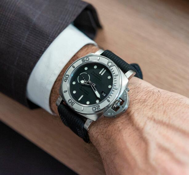 2019 パネライ コピー サブマーシブル マイク・ホーン エディション 47MM PAM00984
