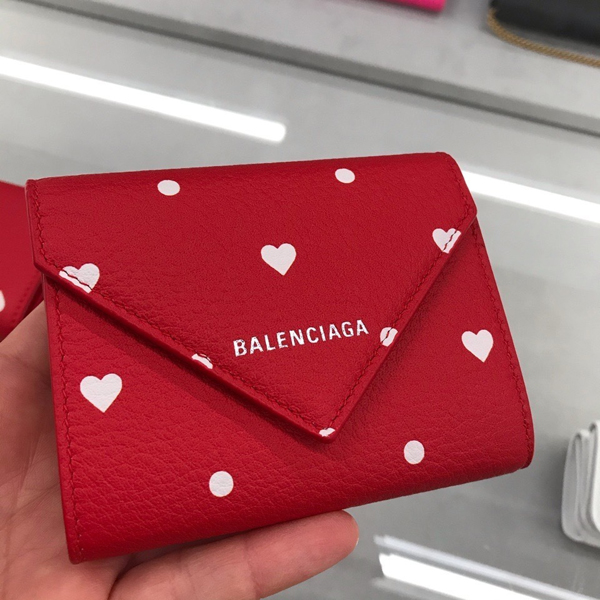 人気新作 バレンシアガ バレンシアガコピー財布 Papier Comp Wallet ペーパー コンパクト ウォレット ハート プリント
